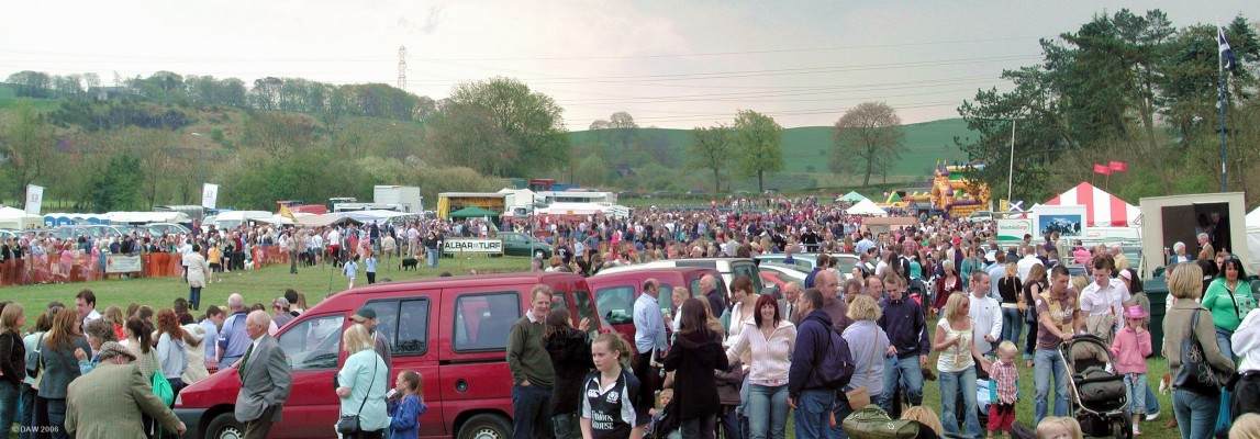 2006, overview of show ground
Despite impending rain clouds the turn out in 2006 at Holehouse was as good as ever.
