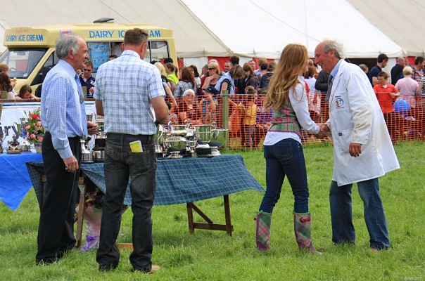 2011, Prize giving
A local celebrity hands out the prizes, but, more to the point, where did she matching tartan waistcoat and wellies?
