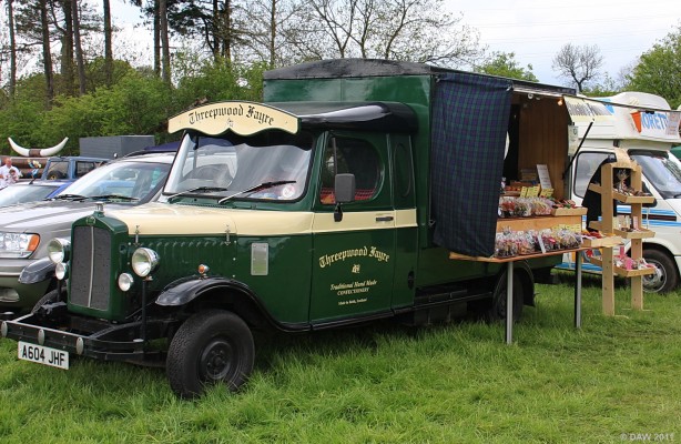 2011, Threepwood Fayre
Hopefully the [url=http://www.threepwoodfayre.com/index.htm/] sweets [/url] aren't as old as the van.
