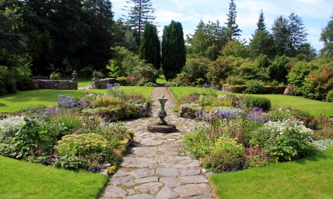 Attadale Gardens, Wester Ross
Some of the garden around Attadale House, the [url=https://www.attadalegardens.com/] gardens [/url] are open to the public in the summer months.
