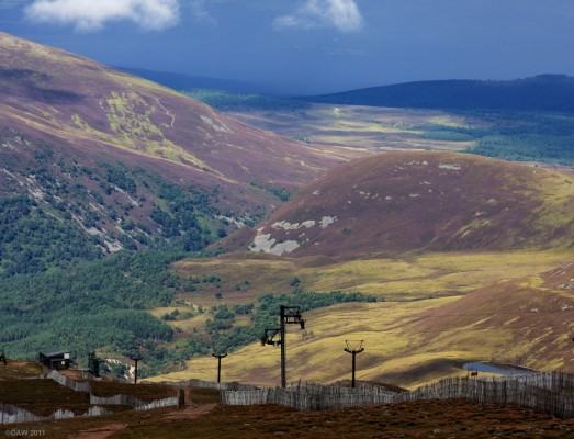 Looking down from the Ptarmigan Cafe, Cairngorm
 [url=http://www.streetmap.co.uk/map.srf?X=293447&Y=809527&A=Y&Z=126&ax=300447&ay=804927/] Map location. [/url]
