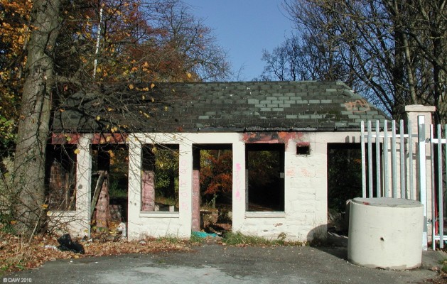 Calderpark Zoo Entrance, 2007
When I was a small boy the sight of this would have meant a day at the Zoo.  There was a time when Calderpark Zoo was a good day out but it always suffered from being too close to the much bigger Edinburgh Zoo and as a result had constant financial problems resulting in its closure in 2003.  [url=http://www.streetmap.co.uk/map.srf?X=268007&Y=662487&A=Y&Z=115/] Map location. [/url]
