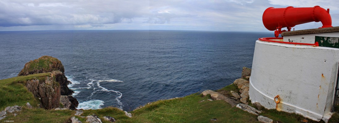 Cape Wrath, Sutherland
Looking North West from the foghorn at Cape Wrath lighthouse.  Its difficult to get a sense of scale from this photo, the sea is some 100m below.  [url=http://streetmap.co.uk/map.srf?X=225894&Y=974801&A=Y&Z=120/] Map location. [/url]
