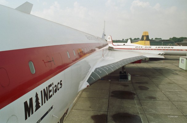 Concorde G-AXDN, Duxford, 1992
The clean lines of Concorde pre-production Aircraft G-AXDN at Duxford Imperial War Museum in 1992.

