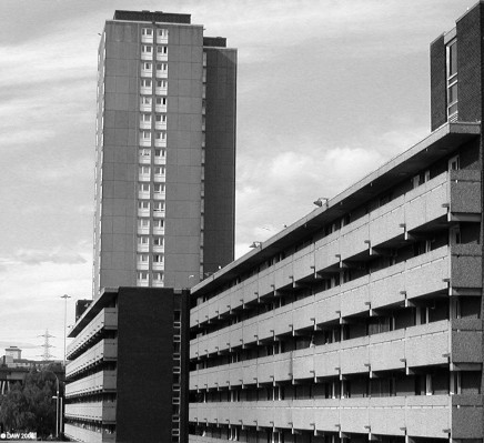 Cowcaddens, Glasgow
1960's style housing in Glasgow, 2005.  [url=p://www.streetmap.co.uk/streetmap.dll?G2M?X=258713&Y=666058&A=Y&Z=1/]Map location.[/url]
