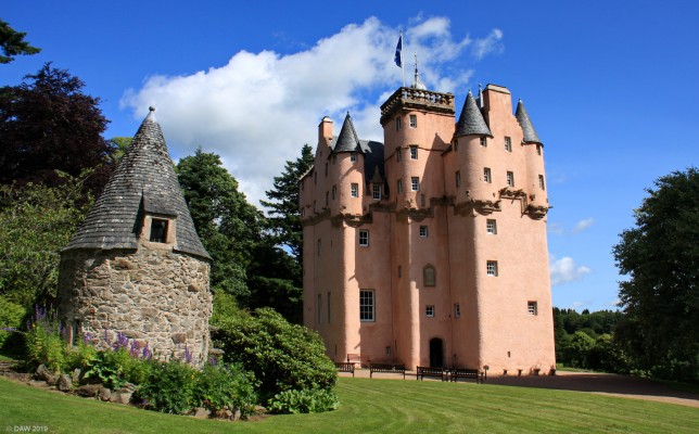 Craigievar Castle and Doocot
[url=https://www.nts.org.uk/visit/places/craigievar/] Craigievar [/url] looks like somewhere you could become accustomed to living in, until you find out that there is no electricity beyond the ground floor.
