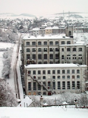 Crofthead Mill, winter
A view of Crofthead Mill and Holehouse Road from Station Brae.  Snow like this isn't common in recent years, this picture was taken in 2000.
