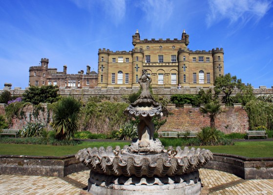 Culzean Castle and fountain
