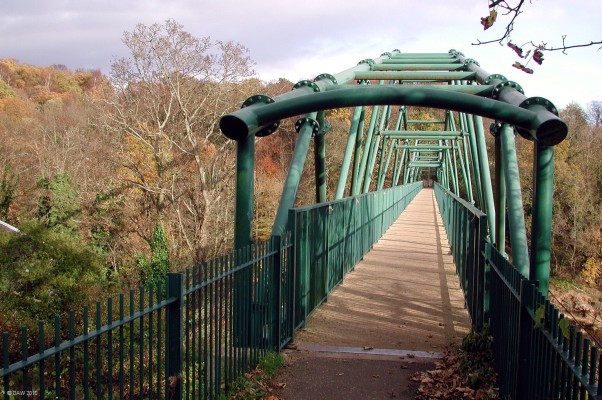 David Livingston Memorial Bridge, Blantyre
A Cantilever foot bridge built high across the river Clyde in 1952, linking Botherwell and Blantyre and bring you over to the David Livingston Centre at Blantyre. [url=http://www.streetmap.co.uk/map.srf?X=269597&Y=658462&A=Y&Z=120/] Map location. [/url]
