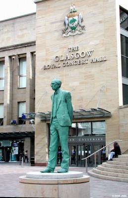 Statue of Donald Dewar
Donald Dewar was Scotland's first, first Minister, when the Scottish Parliament was reconvened in 1999 in Edinburgh after an absence of 300 years.  For many years before he was a popular westminster MP for the Anniesland area of Glasgow.
