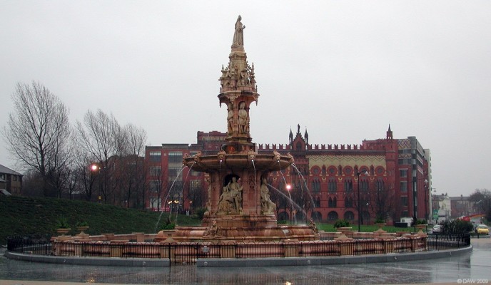 The Doulton Fountain, Glasgow Green
A Dreich winters day at Glasgow Green, it has to be said there's more water falling from sky than in the fountain.  The former Templeton's Carpet factory is in the background.
