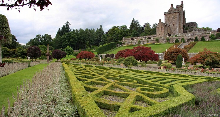 Drummond Castle
Looking from the gardens up to Drummond Castle.
