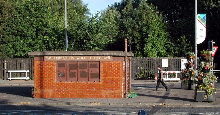 Glasgow Corporation Weigh Bridge
Weigh station number 8.  Glasgow Corporation had many of these around the city, they are now just a curiosity, this one having ended up in the middle of a traffic island.  [url=http://www.streetmap.co.uk/map.srf?X=258944&Y=663911&A=Y&Z=110/] Map location. [/url]
