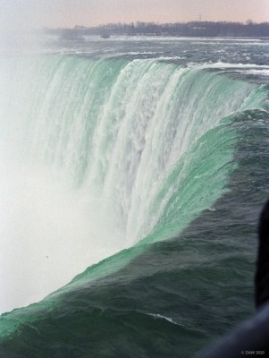 The Horseshoe falls, Niagara, 1989

