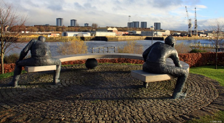 I see no ships, Scotstoun
The draughtsmen are still patiently drawing at Clydeview Park but the former Yarrows shipyard across the Clyde has all but gone.  BAE systems now seems to be concentrating ship building at its Govan yard further up river.  The ship halls here have all been demolished and all that is left are the dry docks. [url=http://streetmap.co.uk/map.srf?X=251455&Y=668047&A=Y&Z=110/] Map location. [/url]
