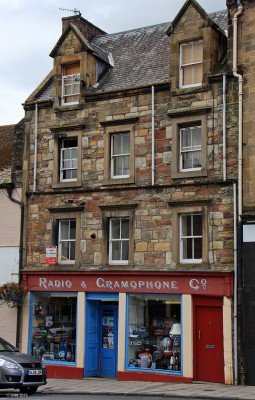 Jedburgh town centre shop
I wonder if they sell Max Bygraves 78's?   [url=http://www.streetmap.co.uk/map.srf?X=365006&Y=620562&A=Y&Z=110&ax=365006&ay=620562/] Map location. [/url]
