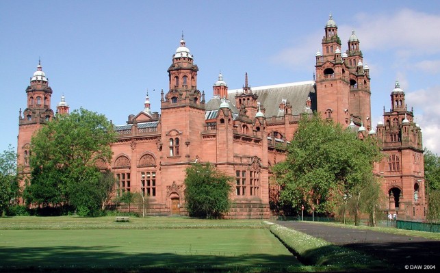 Kelvingrove Art Gallery & Museum
Opened in 1901, it sits next to the River Kelvin and across the road from Kelvin Hall.  As with all Museums run by the Glasgow Council it is free to all visitors.  Unfortunately it is closed until early 2006 whilst a major ?25m refurbishment takes place
