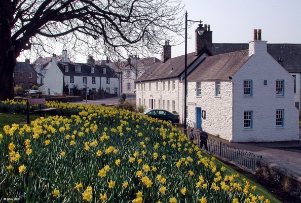 Kirkcudbright, spring 2007
A view near the harbour in Kirkcudbright on a pleasant spring afternoon.  [url=http://www.streetmap.co.uk/map.srf?X=268222&Y=551108&A=Y&Z=115/] Map location. [/url]

