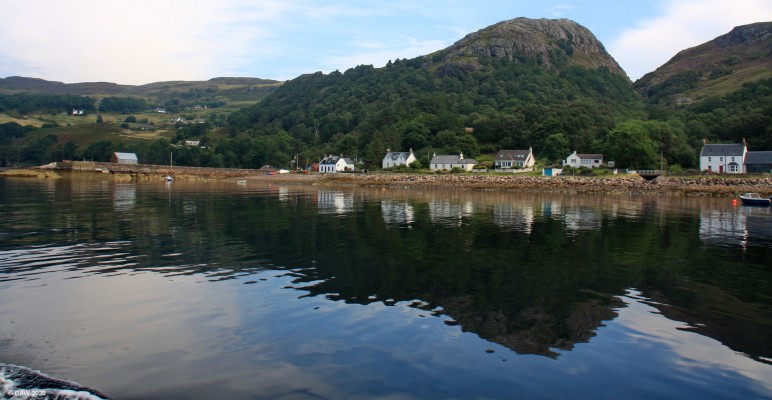 Lower Diabaig from Loch Diabaig
[url=https://streetmap.co.uk/map.srf?X=179659&Y=859527&A=Y&Z=120/] Map location. [/url]

