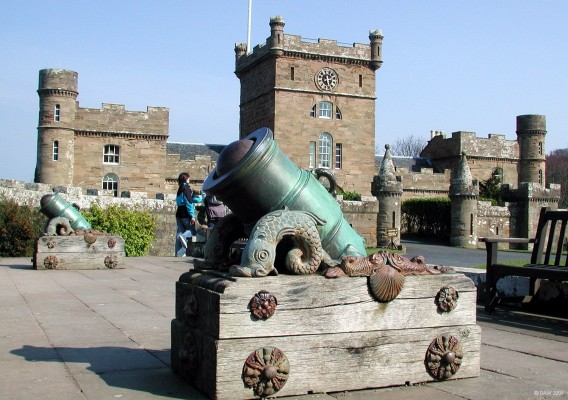 Mortars, Culzean Castle
Mortars in the courtyard at [url=http://www.culzeanexperience.org/] Culzean Castle. [/url]
