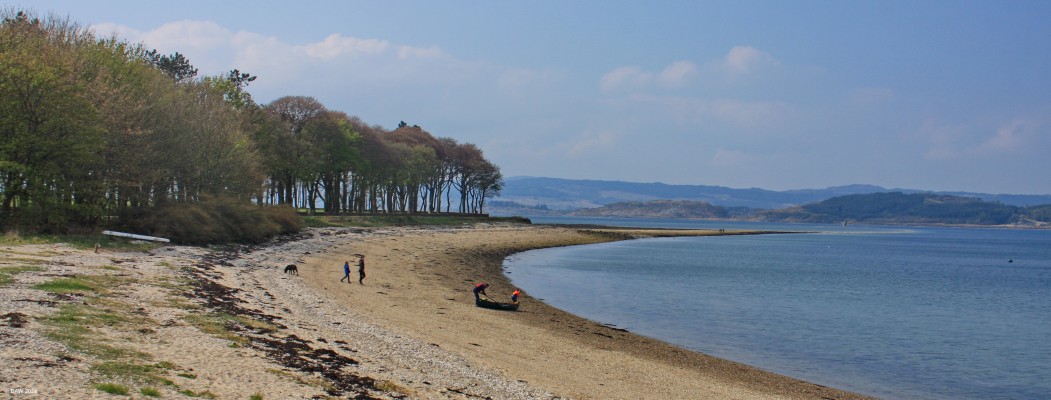 Otter Ferry, Loch Fyne
Otter ferry is not named after an animal but in fact takes it name from the Gaeilic word Oitir. This refers to the sandbank you see here which extends about a mile into Loch Fyne.  For over 200 years people, horses and cattle were transported across the waters of Loch Fyne here.  The village of Otter Ferry grew as a result of this crossing. [url=http://streetmap.co.uk/map?X=193047&Y=684461&A=Y&Z=120/] Map location. [/url]
