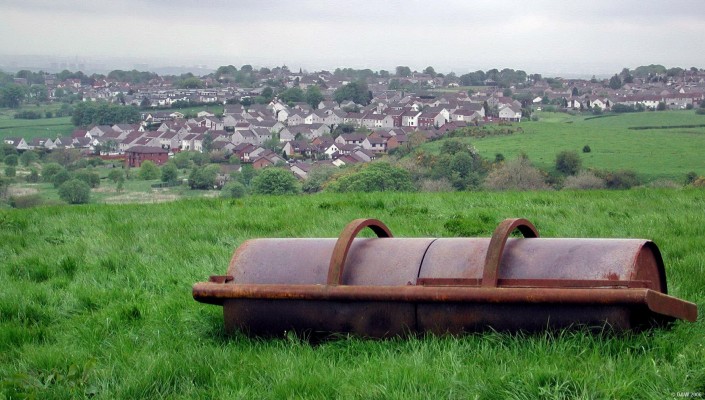 Over looking Neilston
A view of Neilston from above Kilburn Farm.  [url=http://www.multimap.com/map/browse.cgi?lat=55.773&lon=-4.4505&scale=25000&icon=x/] Map location[/url]
