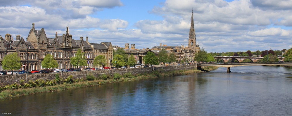 Perth river front
A view along the river Tay that runs through Perth.  [url=http://streetmap.co.uk/map?X=312192&Y=723118&A=Y&Z=115/] Map location. [/url]
