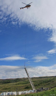 Pylon upgrades, sutherland 2019
A helicopter lifting equipment up the hills to nearby electicity pylons
