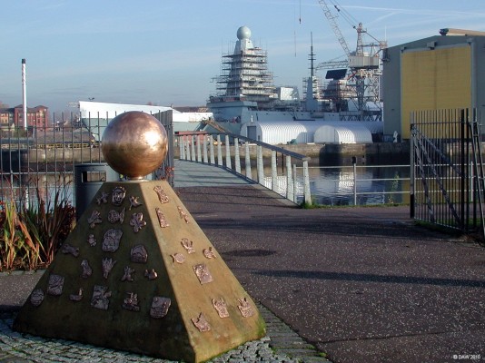 The Pyramid Stone and HMS Dauntless
The Sampson Air Defence radar on HMS Dauntless appears to be taking on the shape of the Pyramid stone in Clyde View Park across the river.  [url=http://www.streetmap.co.uk/map.srf?X=251482&Y=668025&A=Y&Z=115/] Map location. [/url]
