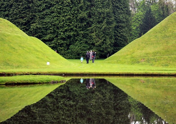 Portrack House Gardens
You almost get the impression this is a footpath  across the water, I decided not to test it though.  [url=http://www.streetmap.co.uk/map.srf?X=293542&Y=583125&A=Y&Z=120/] Map location. [/url]
