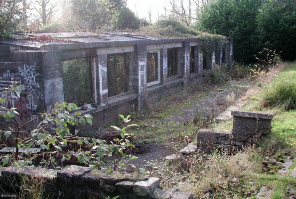 Calderpark Zoo, 2007
This might be the remains of the Reptile House at Calderpark Zoo, one of the few buildings that still had a roof in 2007, only 4 years after the Zoo closed.
