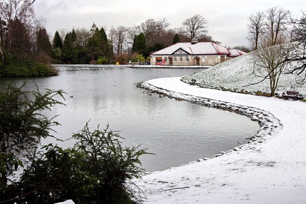 Roukenglen Park, winter
The pond at Roukenglen after a light covering of snow.
