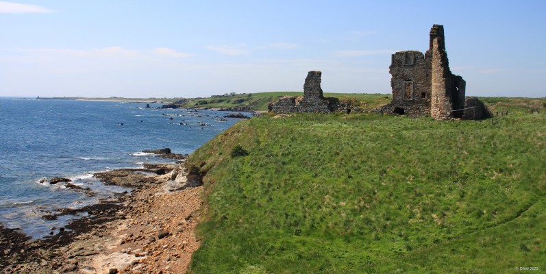 The ruins of Newark Castle, Fife
The Castle sits just to the south of the small village of St Monans on the Fife coast.  Its thought there was a castle here as early as the 13th century, at which time the Scottish King Alexander II spent some of his childhood there.  The ruins you see today date from the 15th century.  [url=http://www.streetmap.co.uk/map?X=350384&Y=700573&A=Y&Z=120&ax=350934&ay=700723/] Map location [/url]
