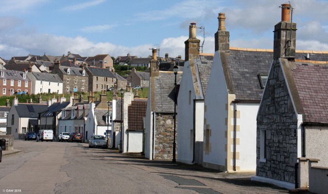 Seatown, Cullen
The Seatown area of Cullen.  Notice how the gable ends of the old fishermen cottages are facing the sea.  [url=http://streetmap.co.uk/map.srf?X=350835&Y=867262&A=Y&Z=115/] Map location. [/url]
