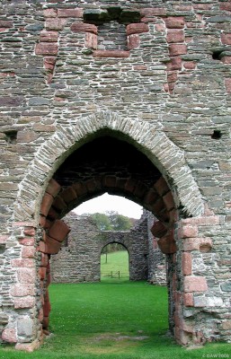 Skipness Castle Entrance
The entrance to Skipness Castle, Mull of Kintyre.  Apparently the archway on the opposing wall that can be seen here was built when the castle courtyard was used as a farmyard.

