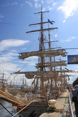 Tall Ships, James Watt Dock, Greenock, 2011
James Watt dock looking a bit like how it must have been over 100 years ago when it was a busy port for sailing ships like these. [url=http://www.streetmap.co.uk/map.srf?X=229413&Y=675770&A=Y&Z=115/] Map location. [/url]
