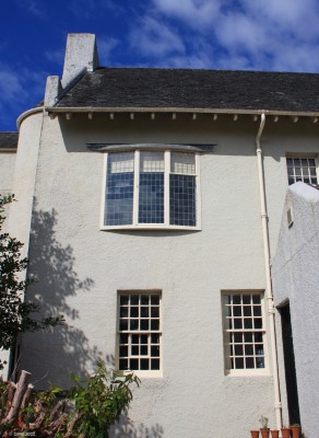 The Hill House, Helensburgh, 2018
The Charles Rennie Macintosh designed house in Helensburgh. [url=http://streetmap.co.uk/map?X=230100&Y=683921&A=Y&Z=120/] Map location. [/url]
