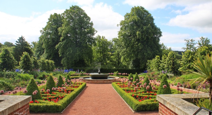 The Fountain, Queen Elizabeth Walled Garden, Dumfries House
