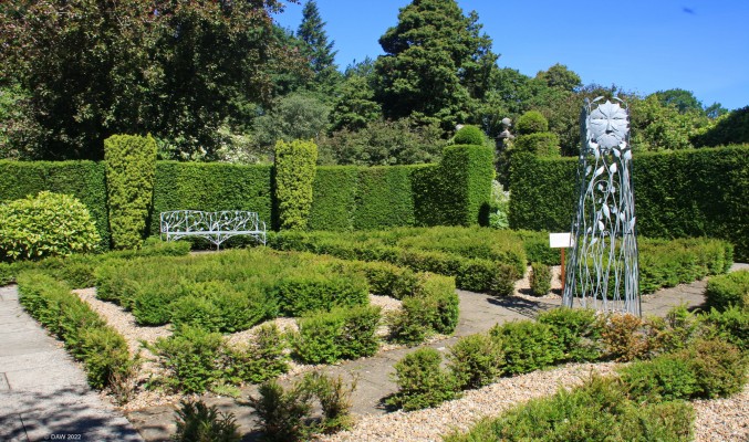 The Green Man, Greebank House & Garden
The Green Man was commissioned to celebrate 250 years of Greenback House and Garden. [url=http://streetmap.co.uk/map?X=256072&Y=656587&A=Y&Z=115/] Map location. [/url]
