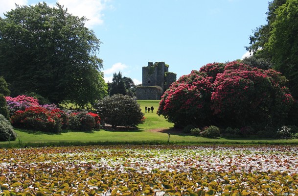 Castle Kennedy
A view of Castle Kennedy from the Round Pond in the landscaped gardens.  The Castle is thought to date from the 14th century but records were destroyed when the building was gutted by fire in 1716.  Lochinch Castle was built nearby and completed in 1864 as a replacement. [url=http://www.streetmap.co.uk/map.srf?X=211035&Y=561235&A=Y&Z=120/] Map location. [/url]
