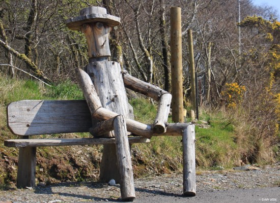 The Tree man
Spotted on a road near Ardlamont Point south of Tighnabruiach. [url=http://streetmap.co.uk/map?X=197120&Y=666180&A=Y&Z=120/] Map location. [/url]
