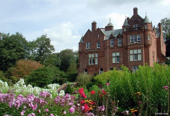 Threave House & Gardens, Castle Douglas
Threave House is owned by the National Trust for Scotland and is surounded by a 64 acre garden and woodland. 

