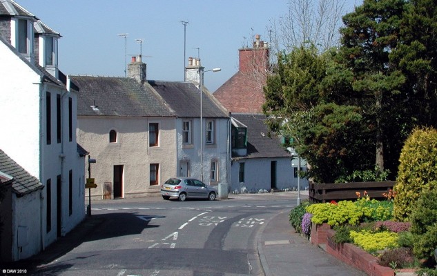 Looking towards Vennel Street, Stewarton
[url=http://www.streetmap.co.uk/map.srf?X=242314&Y=645382&A=Y&Z=110/] Map location. [/url]

