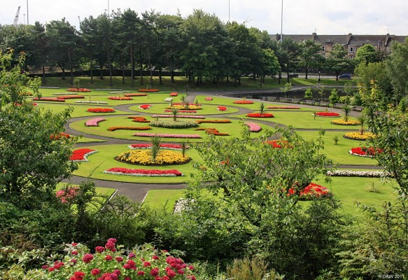 Victoria Park, Glasgow, August 2009
Over looking the main planting area at Victoria Park. [url=http://www.streetmap.co.uk/map.srf?X=254338&Y=667204&A=Y&Z=115/] Map location. [/url]
