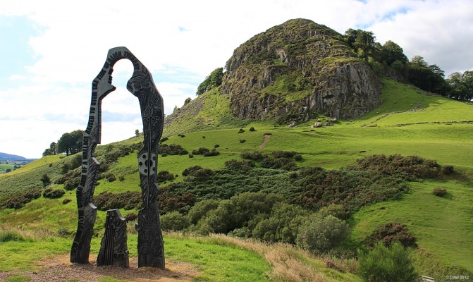 The Wallace Arch, Loudoun Hill
This arch is to commemorate the first battle Loudoun hill in 1296 when William Wallace allegedly ambushed and defeated a small convoy of English.  There is some debate as to the authenticity of this story since its main source is that of 'Blind Harry' who was known to fictionalise events surrounding William Wallace.  The sculpture was created in 2004 by Ayrshire artist Richard Price.   [url=http://www.streetmap.co.uk/map.srf?X=261200&Y=637910&A=Y&Z=120/] Map location. [/url]

