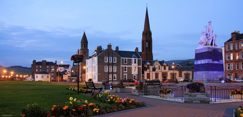 The Largs War Memorial at Dusk
A strange blue tint on the normally white War Memorial produced by the flood lights.
