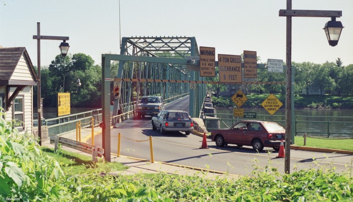 The bridge across the Delaware at Washington Crossing, 1989
A bit of a warning sign over load here I think.
