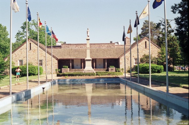 Washington Crossing Visitor Centre, 1989
Washington Crossing Historic Park commemorates the crossing of the Delaware river by George Washington in 1776 leading to victory at the battle of Trenton nearby in the American revolutionary war.

