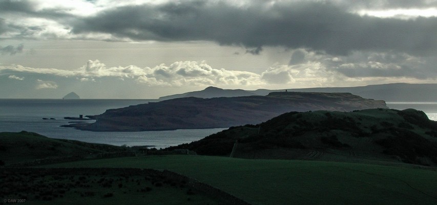 The Wee Cumbrae from above Millport
In this winter view you can see the Wee Cumbrae in the foreground, on the horizon in the distance is Ailsa Craig, on the right hand side behind the Cumbrae is Arran, you can also just make out the seperate Holy Isle who's highest point is centred behind the Wee Cumbrae. [url=http://www.streetmap.co.uk/streetmap.dll?G2M?X=216465&Y=656105&A=Y&Z=3/]Map location[/url]
