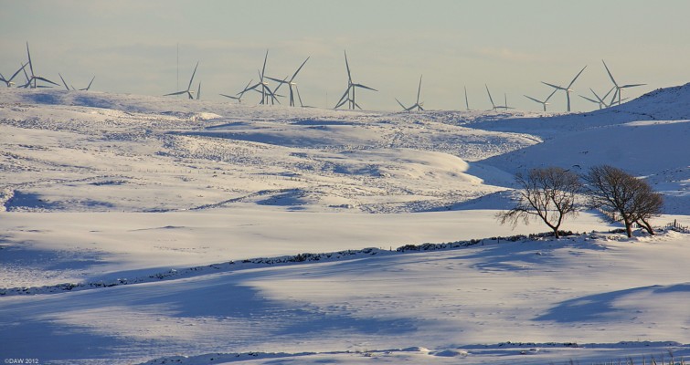 The Whitelee Windfarm from the Neilston Pad
Its difficult to find somewhere that you can't get a view of Whitelee Windfarm since it is currently the largest on shore windfarm in Europe, capable of generating up to 322MW, on a windy day.  [url=http://www.streetmap.co.uk/map.srf?X=247522&Y=654854&A=Y&Z=115/] Map location. [/url]
